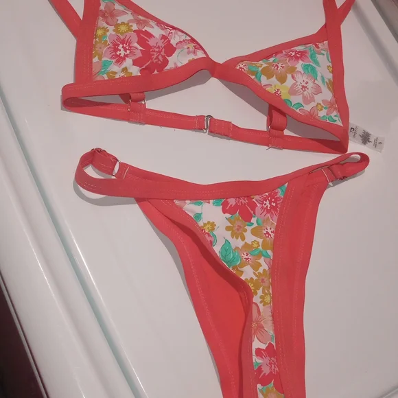 TiniBikini Coral Floral Bikini Set - Picture 4 of 12